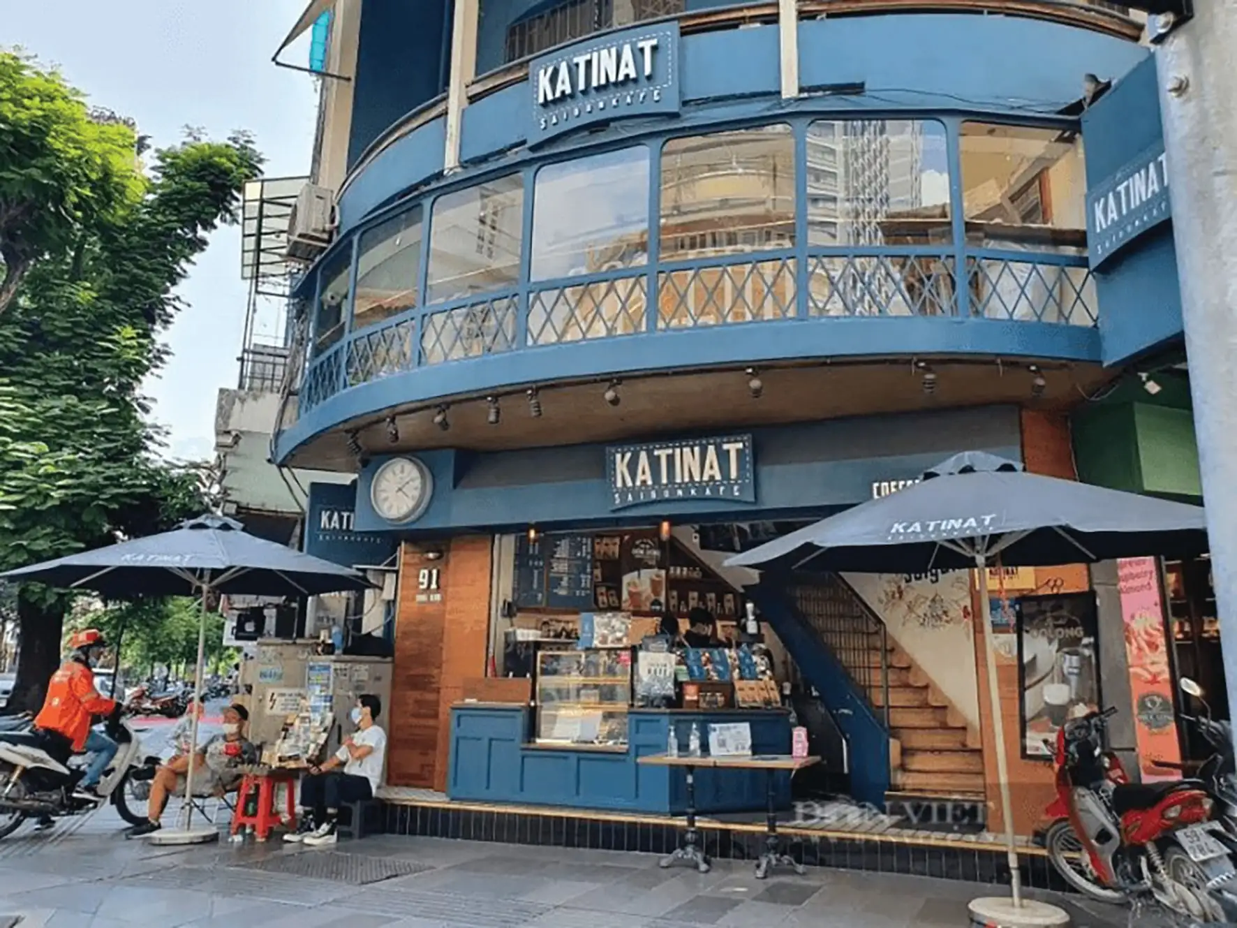 Đằng sau việc Katinat bán đồ ăn