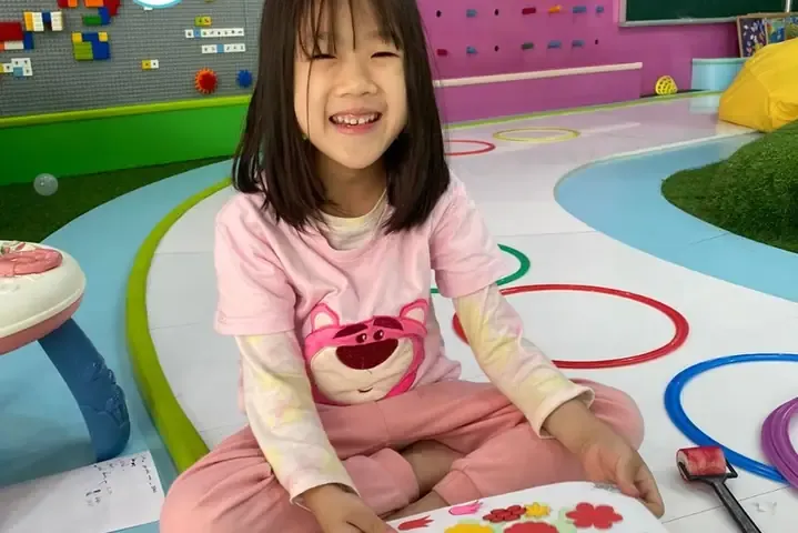 Adela Kids mang lại không gian vui chơi bổ ích, giúp các bé giao lưu và phát triển
