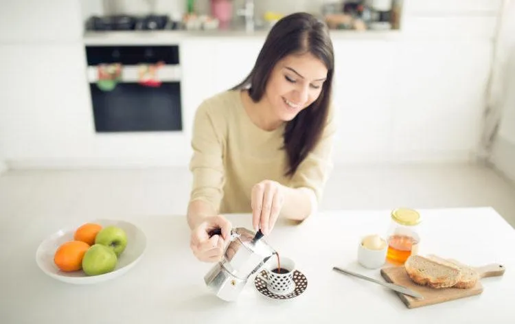 allintitle:uống cà phê có tốt không: Cà phê và những tác động tiềm ẩn đến sức khỏe