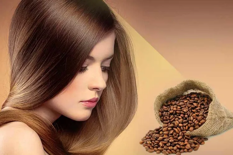 Bã cà phê được đặt trên tóc và da đầu để ủ, tăng cường dưỡng chất
