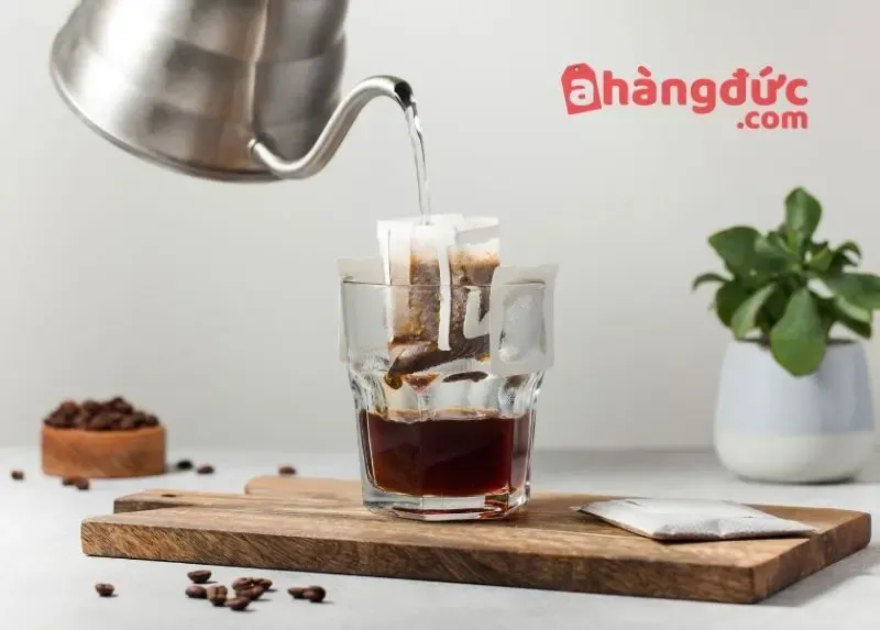 Biểu đồ mô tả mối liên hệ giữa tỷ lệ cà phê, lượng nước và hương vị, giúp tối ưu hóa chiết xuất và tránh vị đắng chát