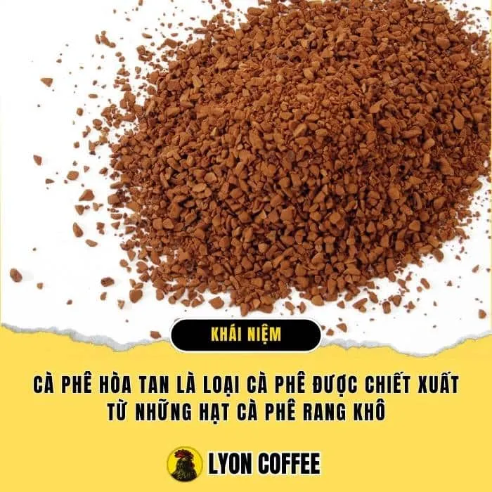Bột cà phê hòa tan và cốc nước nóng để pha chế