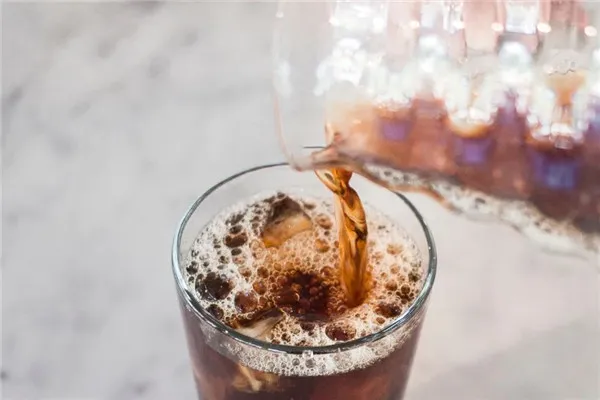 Cà phê lạnh cold brew trong ly thủy tinh