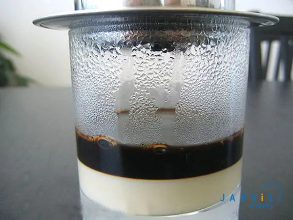 Cà phê nhỏ giọt với tốc độ ổn định đảm bảo cà phê có độ sánh đặc lý tưởng