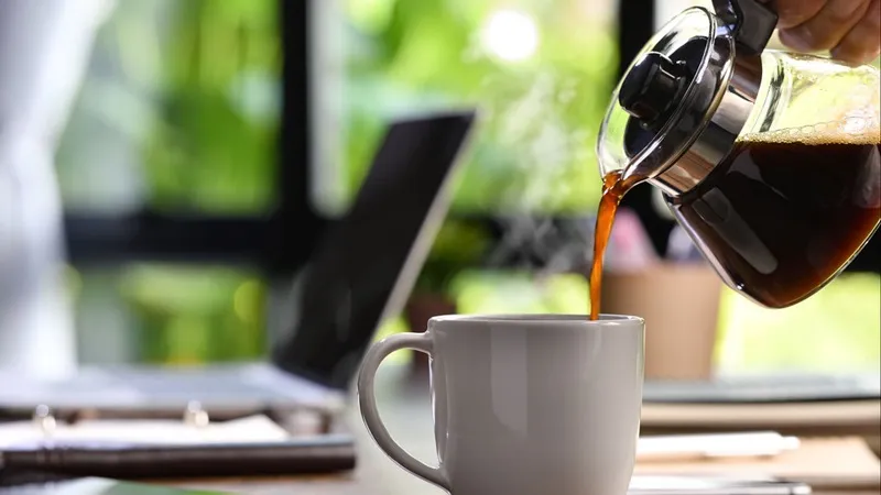 Các yếu tố quyết định cà phê để qua đêm có uống được không và cách bảo quản