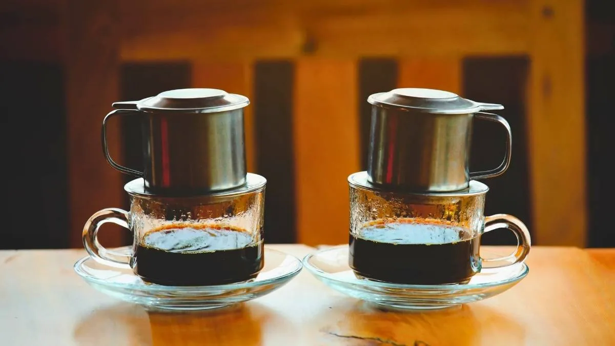 Cách pha cà phê đen đá Sài Gòn giữ trọn hương vị nguyên bản