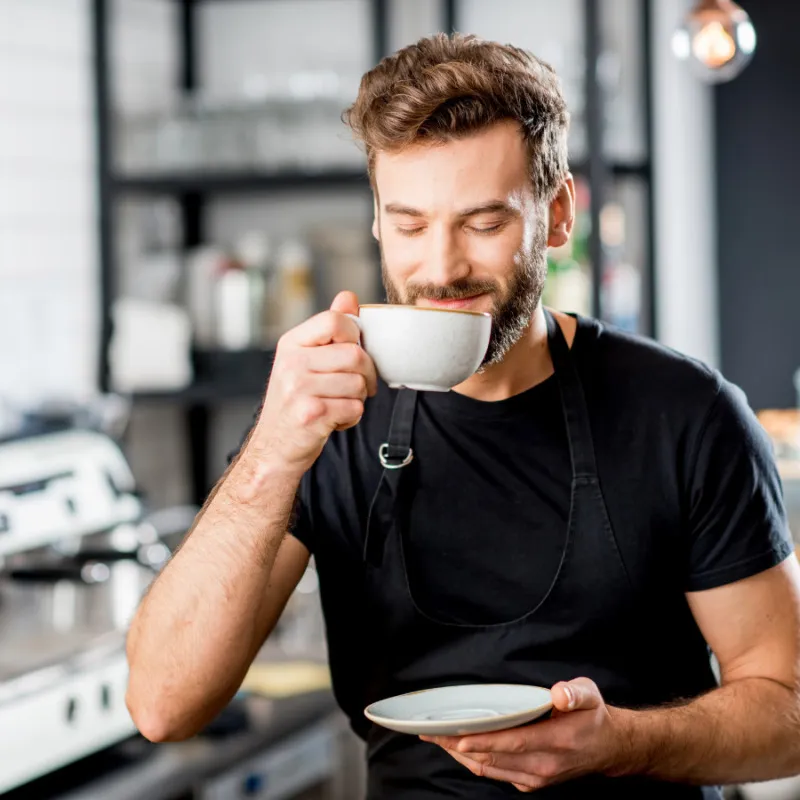 Cảnh báo về việc trẻ em có nên uống cà phê không và tác động đến sức khỏe