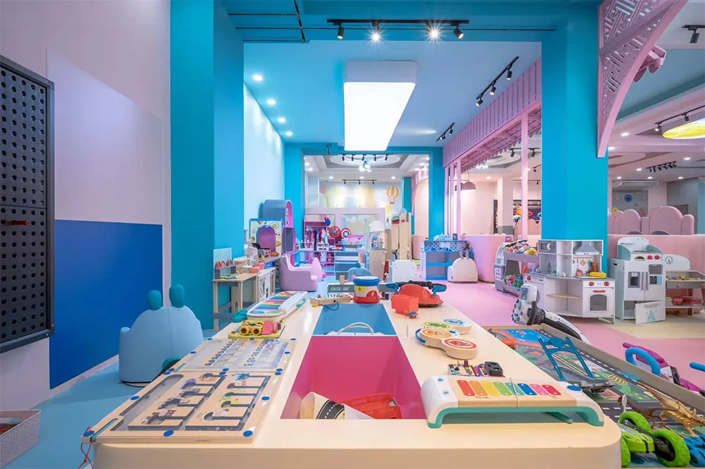 Cáo Premium Kidsplay Cafe: Thiết kế khu vui chơi trẻ em sạch sẽ và đầy màu sắc