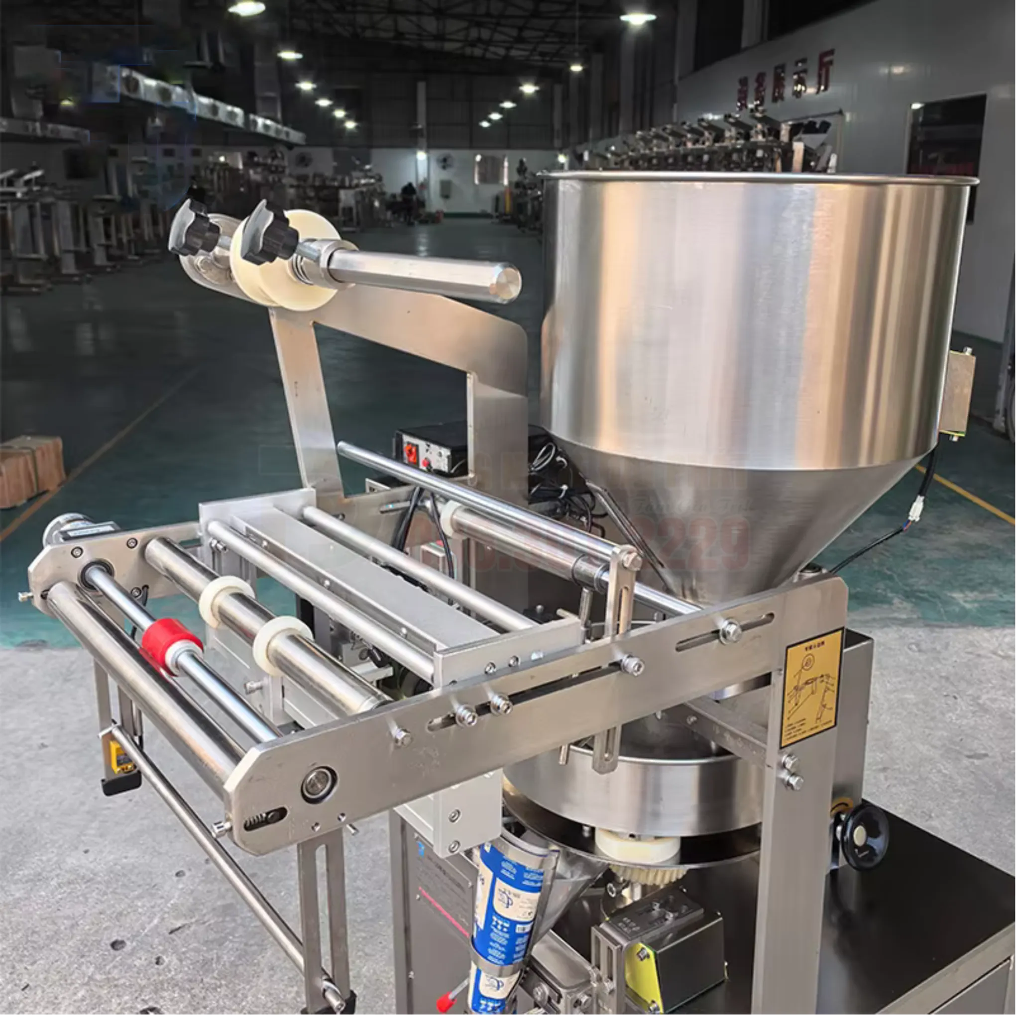 Cấu tạo chi tiết bên trong máy định lượng bột cà phê, thể hiện độ bền của thép không gỉ
