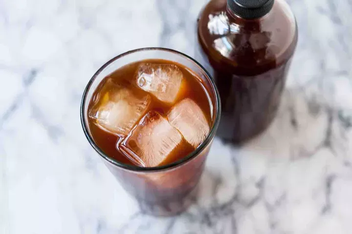 Đá viên làm từ cà phê cold brew giữ được hương vị đậm đà