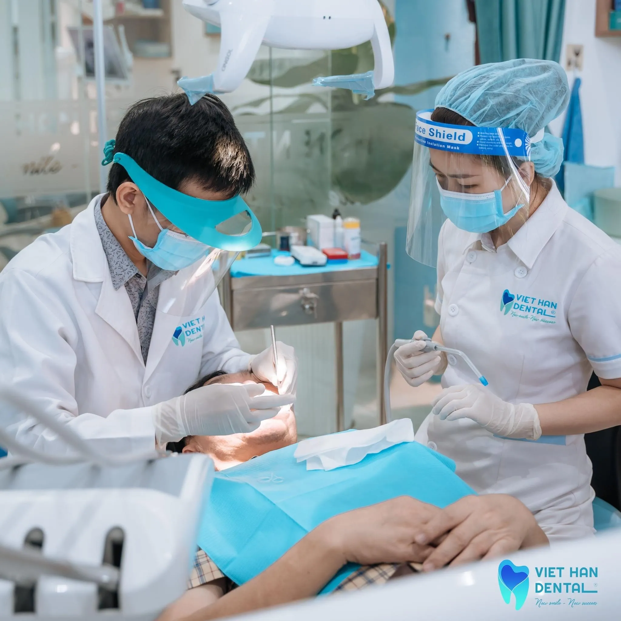 Đội ngũ bác sĩ chuyên khoa răng hàm mặt tại Nha khoa Việt Hàn