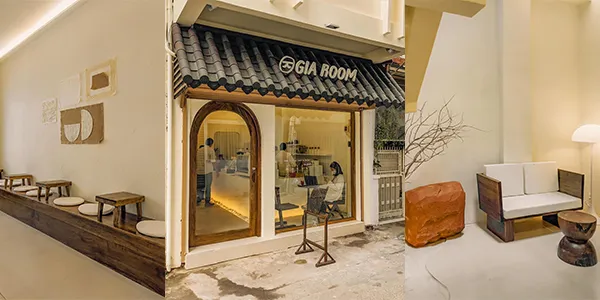 Góc trang trí tinh tế tại Gia Room Coffee với ánh sáng tự nhiên tối ưu