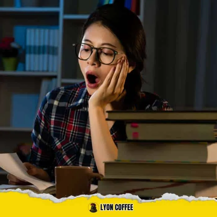 Hình ảnh minh họa dạ dày bị kích thích do uống cà phê vào thời điểm muộn trong ngày