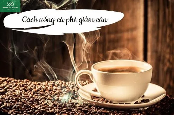 Hình ảnh minh họa một người đang thưởng thức cà phê nóng, cho thấy cách uống cà phê để giảm cân hiệu quả