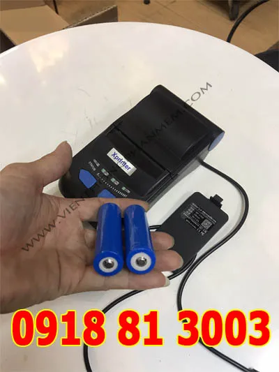 Hình ảnh pin của máy in hóa đơn Bluetooth cầm tay, minh họa cho khả năng hoạt động di động