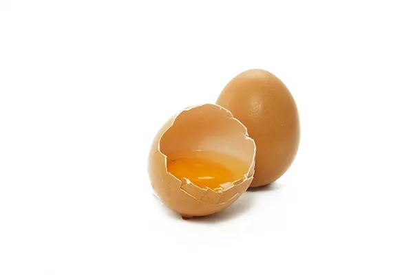 Hỗn Hợp Lòng Đỏ Trứng Gà Tẩy Màu Cà Phê Dính Trên Áo