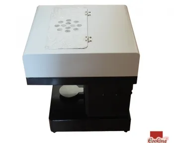 Máy in hình cà phê đang in logo cá nhân hóa lên bọt Cappuccino