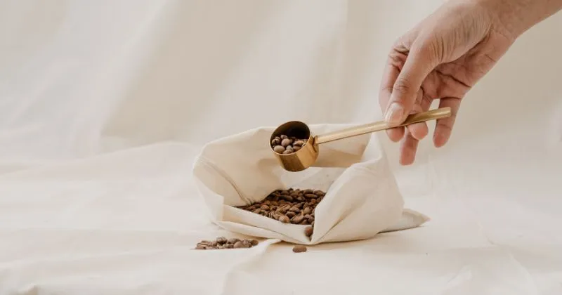 Mẹ cho con bú có được uống cà phê không cần dựa vào phản ứng của em bé