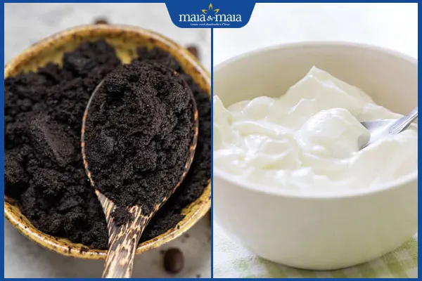 Mô tả hình ảnh bã cà phê và sữa chua không đường được trộn trong bát, minh họa cho công thức cân bằng độ ẩm và làm sạch da