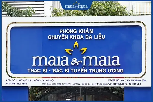 Mô tả hình ảnh quầy lễ tân sang trọng của Phòng khám Chuyên khoa Da liễu Maia&Maia, thể hiện sự chuyên nghiệp