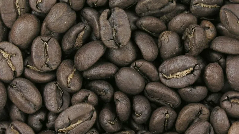 Mức độ rang trung bình (Medium Roast) thường có độ axit vừa phải, cân bằng hương vị, và là lựa chọn phổ biến nhất.