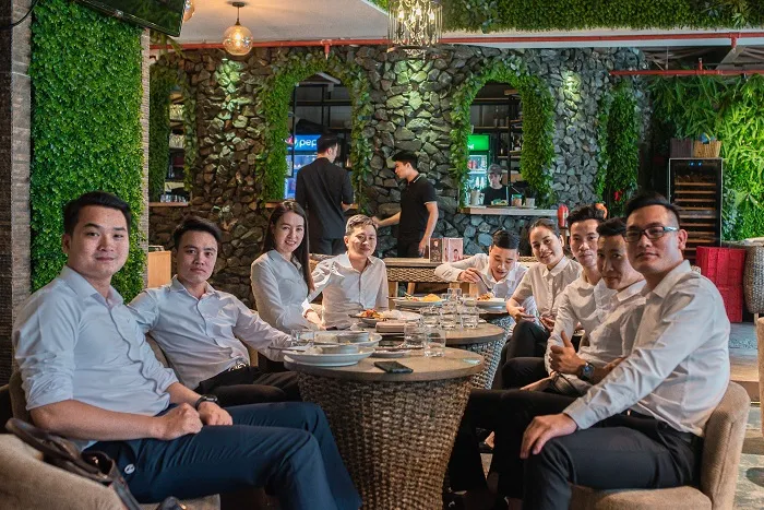 Những bữa ăn trưa lý tưởng được phục vụ trong không gian xanh mát và yên tĩnh của Trixie, mang lại cảm giác thư giãn như ở nhà