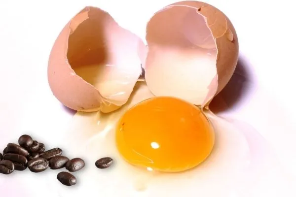 Nhuộm Tóc Bạc Bằng Cà Phê Và Trứng Gà Dưỡng Ẩm