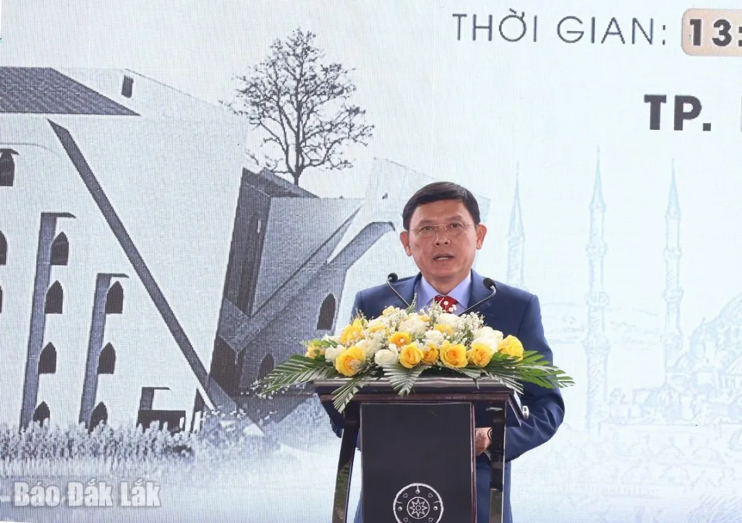 Ông Nguyễn Tuấn Hà – Phó Chủ tịch Thường trực UBND tỉnh Đắk Lắk phát biểu tại lễ động thổ nhà máy sản xuất cà phê