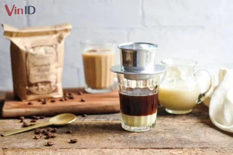 Phin cà phê cỡ lớn được sử dụng để pha chế số lượng lớn cho mục đích kinh doanh
