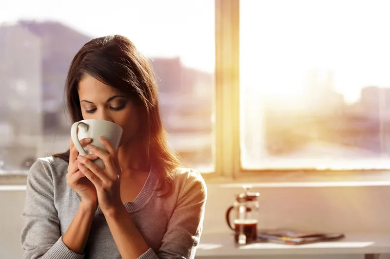 Phụ nữ mang thai vẫn có thể dùng cà phê với mức độ an toàn 200mg caffeine mỗi ngày