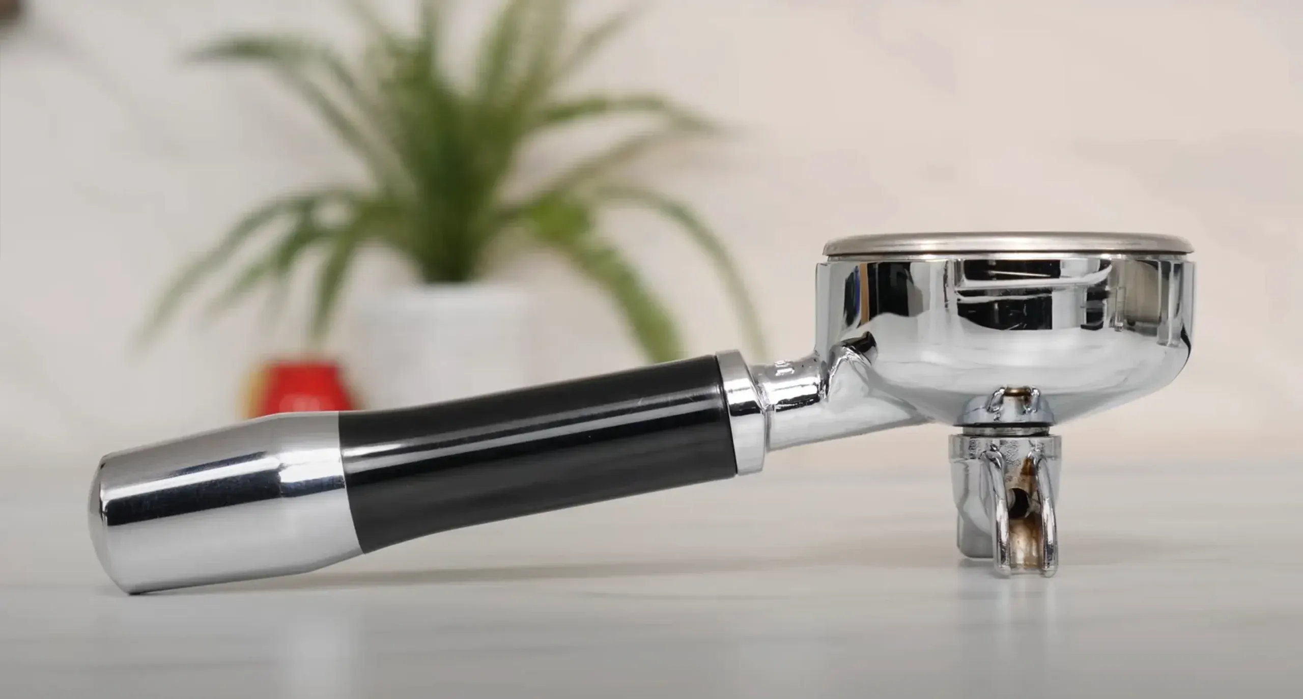 Portafilter 58mm thiết kế tối ưu hóa không gian cho cà phê espresso pha máy Puristika