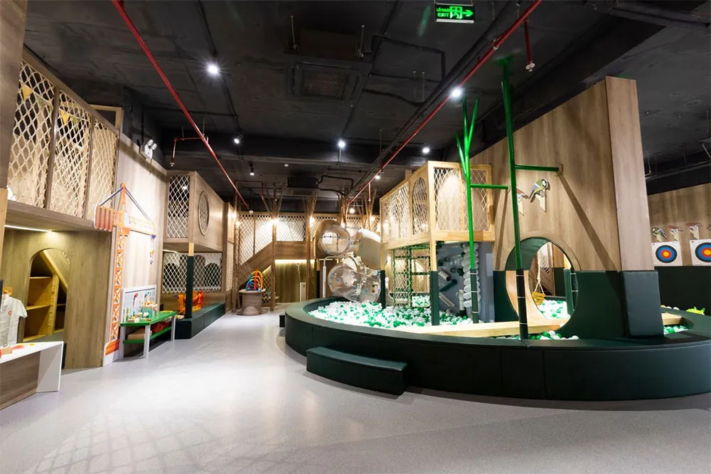 Quán cà phê Jungle Family & Kids Cafe có không gian vui chơi rộng rãi với nhiều khu vực theo chủ đề