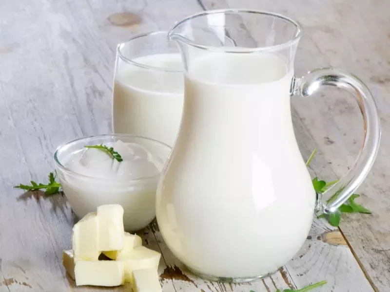 Sử dụng sữa ít béo hoặc sữa không đường để giảm bớt lượng calo cho món cà phê trứng