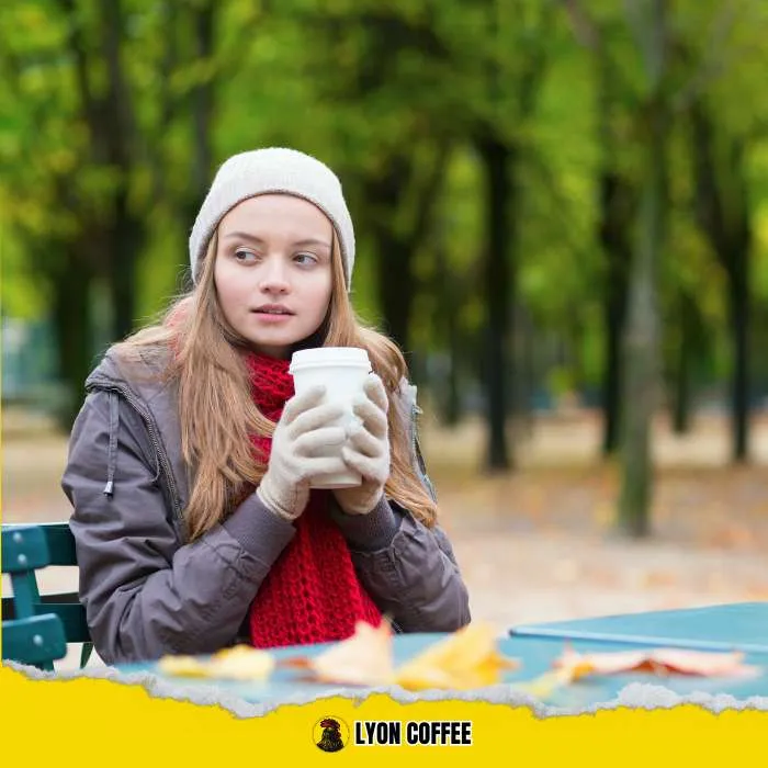 Tác hại và rủi ro tiềm ẩn của cafe đối với sức khỏe tim mạch và tiêu hóa ở con gái