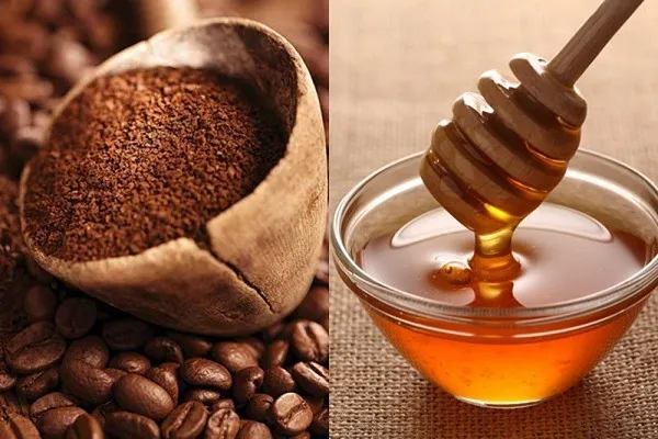 Tẩy tế bào chết bằng cà phê và mật ong giúp kháng khuẩn và cung cấp độ ẩm cần thiết