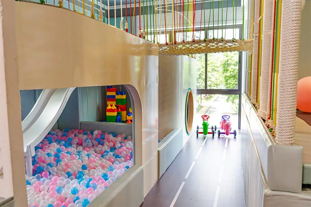 Thiết kế phong cách cổ tích với tông pastel tại Peekaboo Premium Kids Cafe, địa điểm nổi bật trong danh sách những quán cà phê có khu vui chơi trẻ em