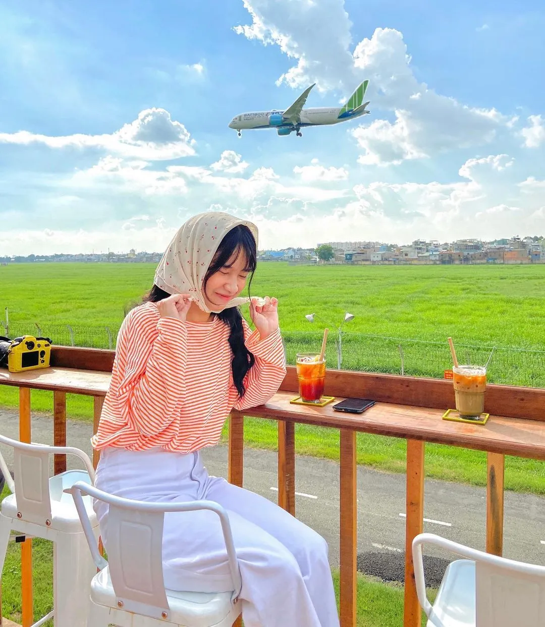 Trải nghiệm săn máy bay cất cánh tại các quán cà phê ngắm máy bay khu vực Quang Trung