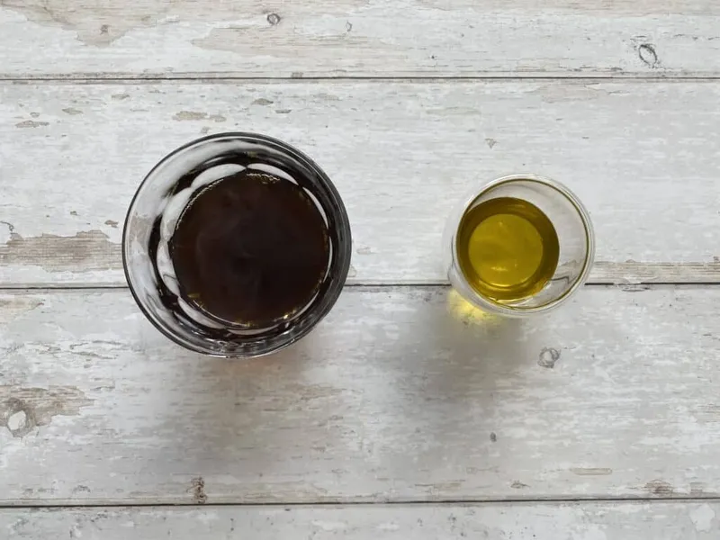 Ủ tóc bằng bã cà phê và dầu Olive
