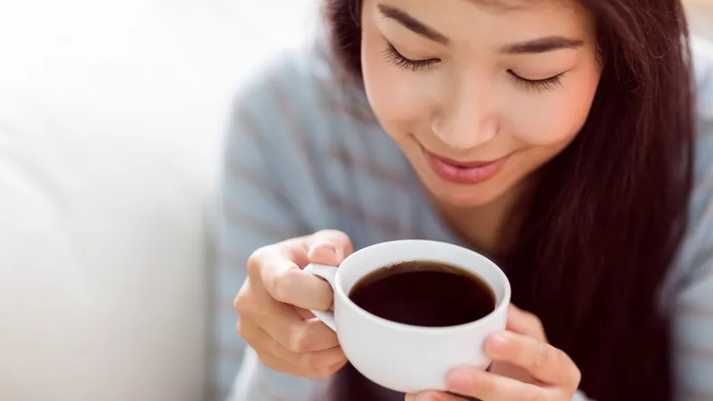 Uống cà phê có nổi mụn không? Cafein có trong cà phê có thể gây nổi mụn