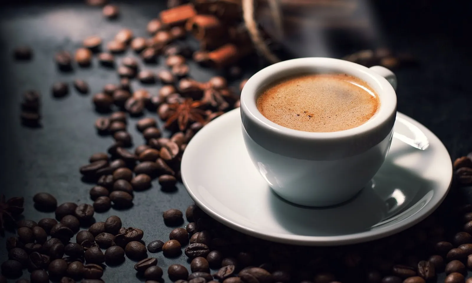 Uống cà phê có tăng huyết áp hay không: Ảnh hưởng tức thì của cà phê lên huyết áp
