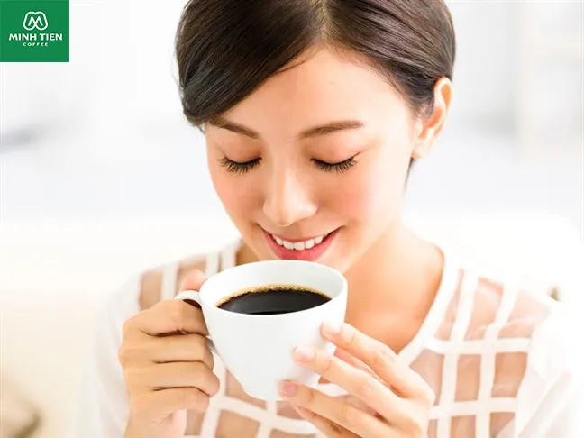 Vệ sinh răng miệng đúng cách là một cách uống cà phê không bị vàng răng quan trọng