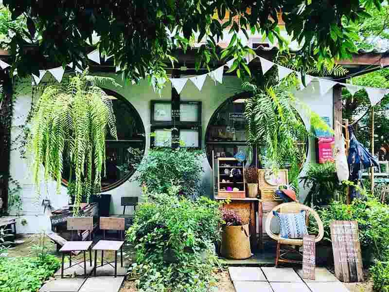 Yếu tố phong thủy và kinh nghiệm thiết kế quán cà phê sân vườn đẹp, hút khách chuyên nghiệp