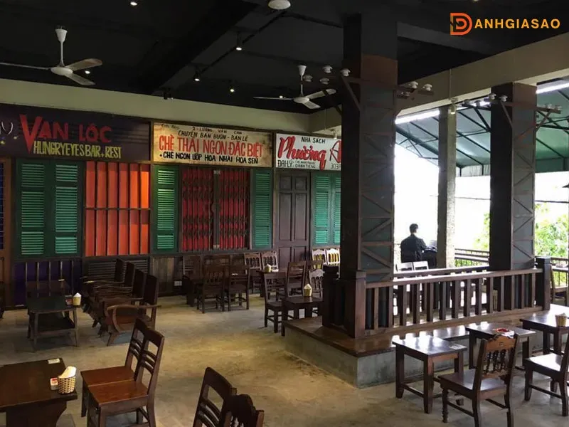 Không Gian Hiện Đại Pha Chút Cổ Điển Của Chuỗi Cửa Hàng AHA Cafe